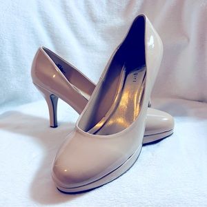 🌟🛍️🌟 3/$12 Madden Girl Beige Heels